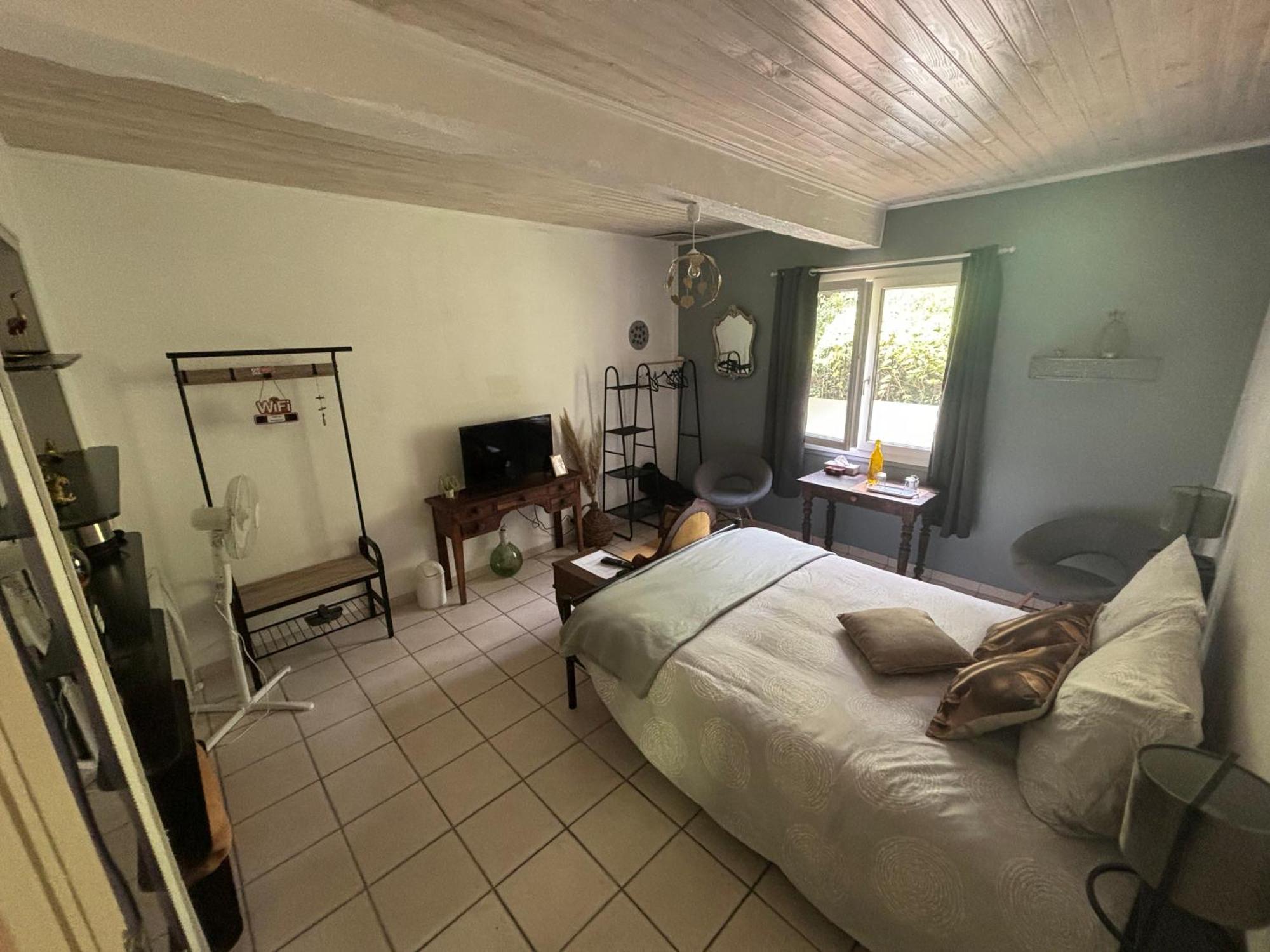 Bed and Breakfast Domaine Pierrot Laujuzan Экстерьер фото
